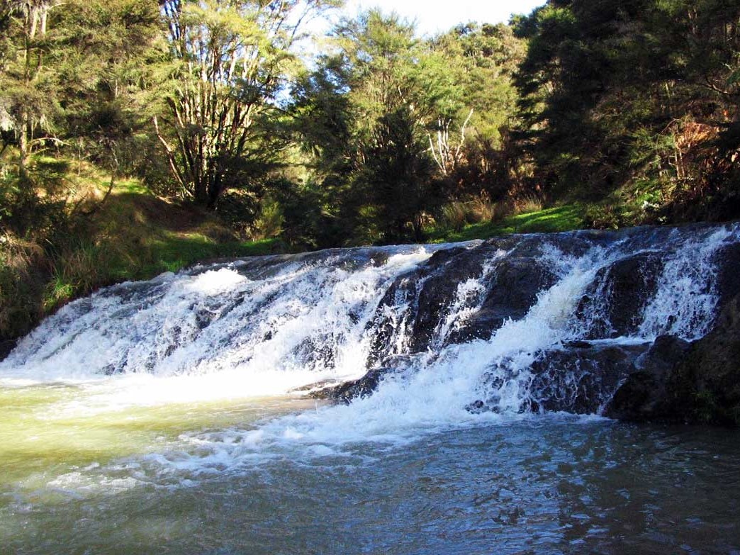 karakariki waterfall